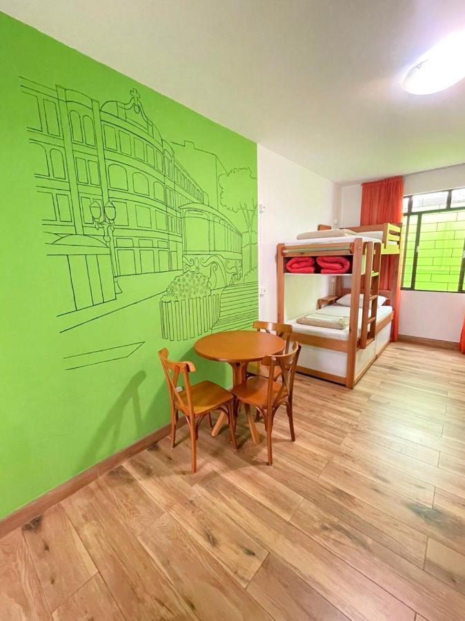 Jardim Botanico House Hostel กูรีตีบา ภายนอก รูปภาพ