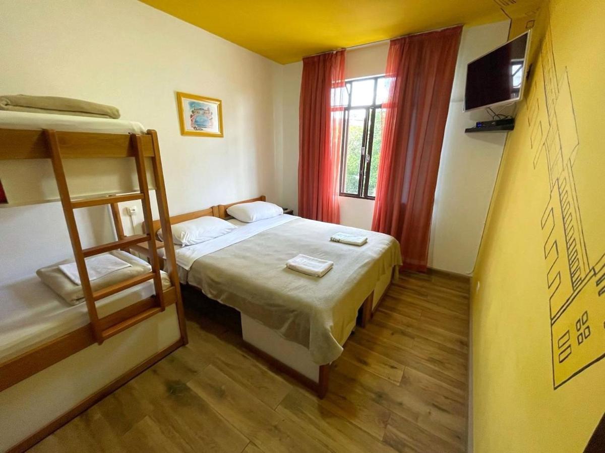 Jardim Botanico House Hostel กูรีตีบา ภายนอก รูปภาพ