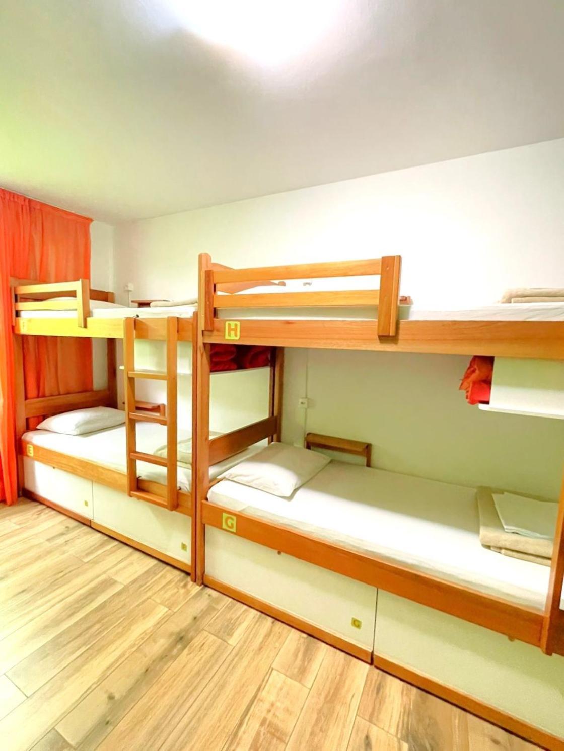 Jardim Botanico House Hostel กูรีตีบา ภายนอก รูปภาพ