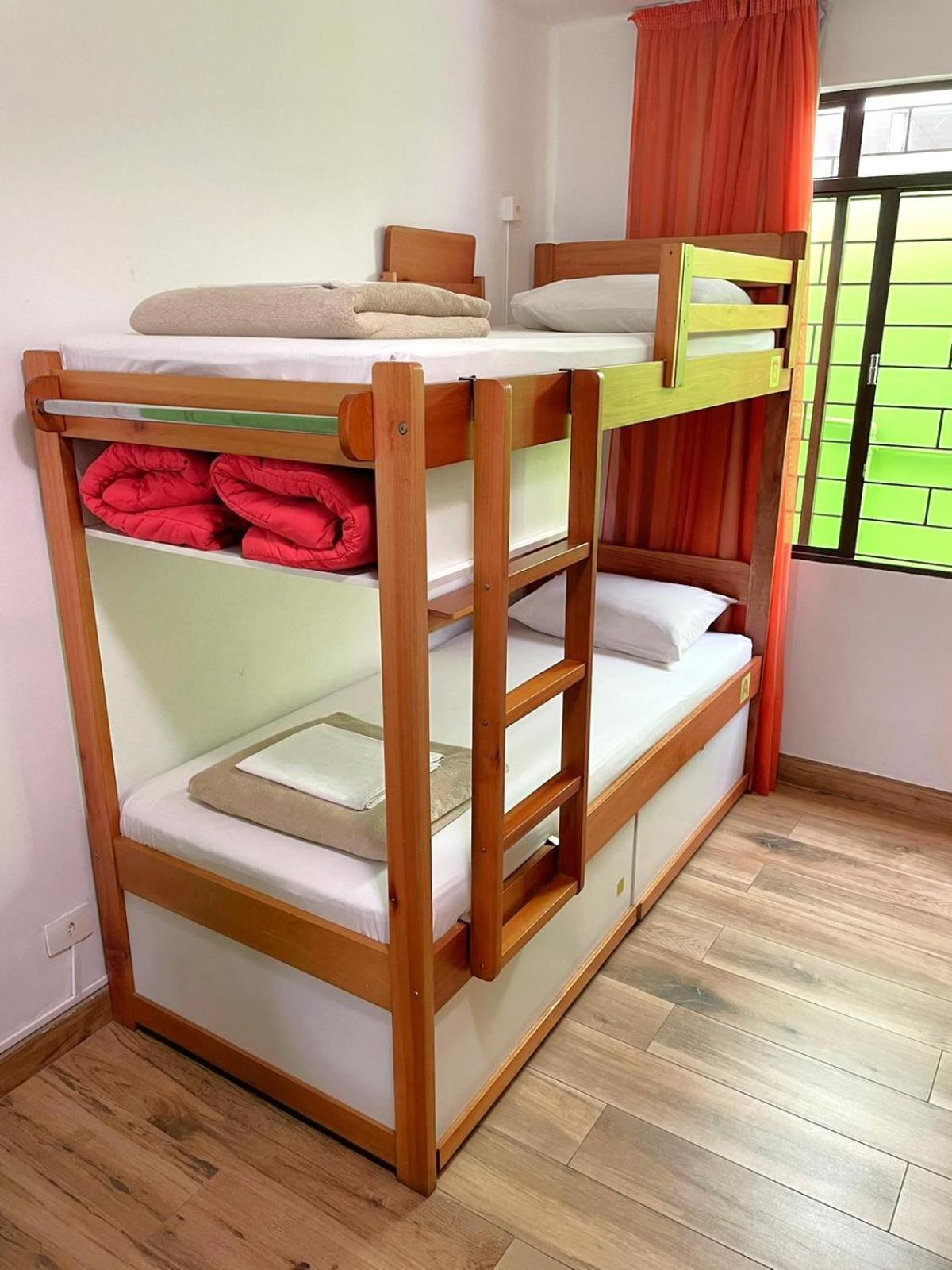 Jardim Botanico House Hostel กูรีตีบา ภายนอก รูปภาพ