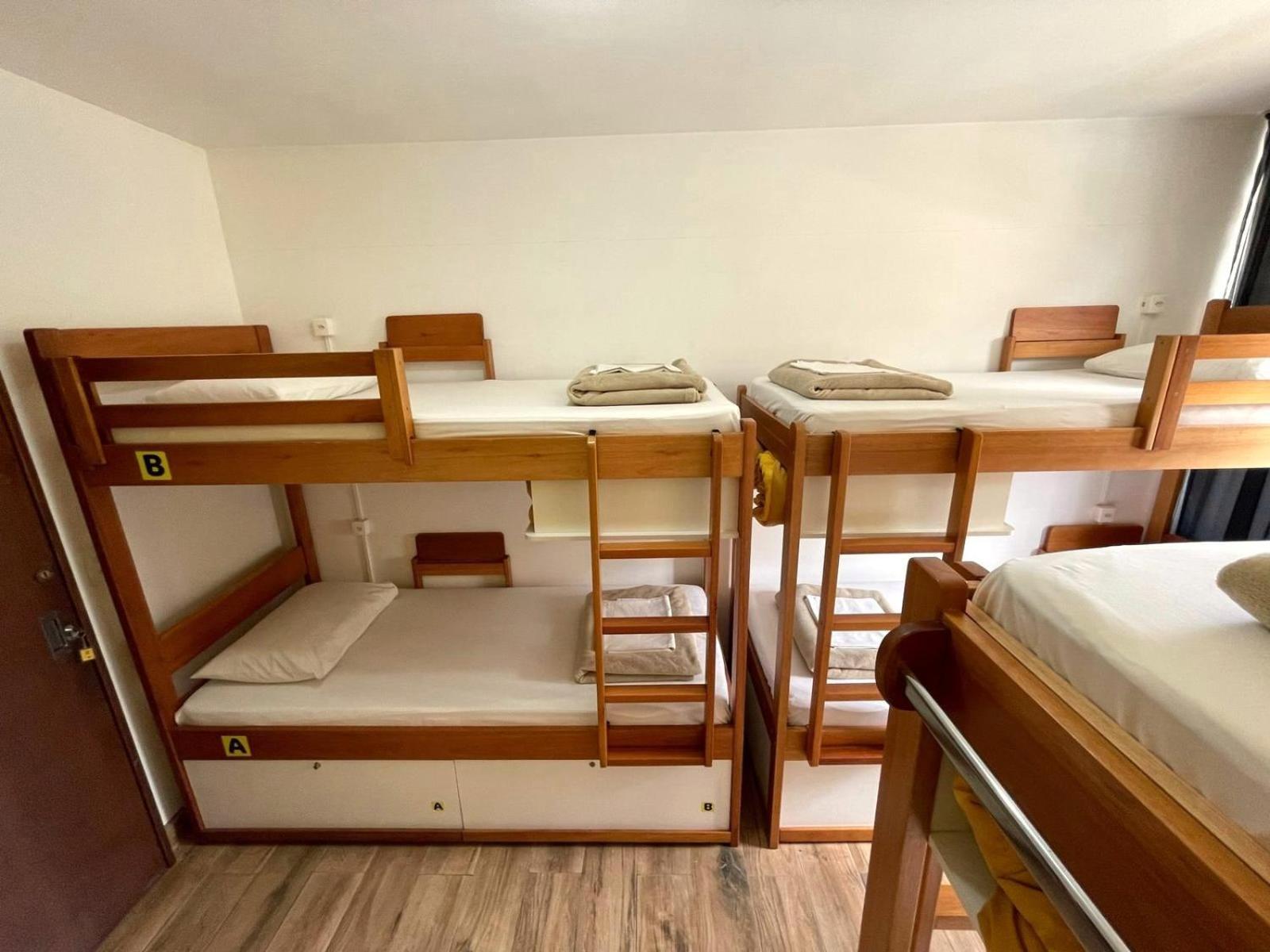 Jardim Botanico House Hostel กูรีตีบา ภายนอก รูปภาพ
